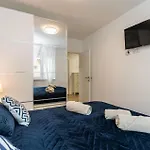 2 Bedroom Beautiful In ماندري