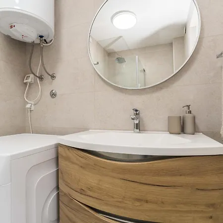 2 Bedroom Beautiful In *