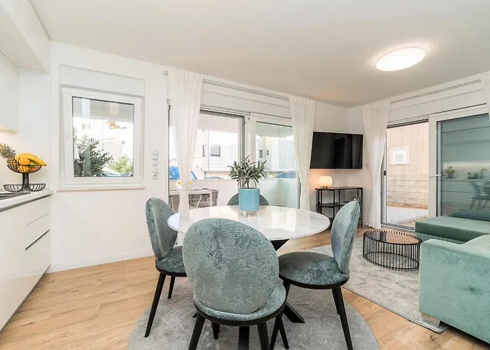 2 Bedroom Beautiful In 公寓 *