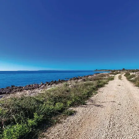 2 Bedroom Beautiful In * Mandre