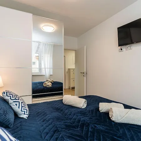 2 Bedroom Beautiful In Mandre