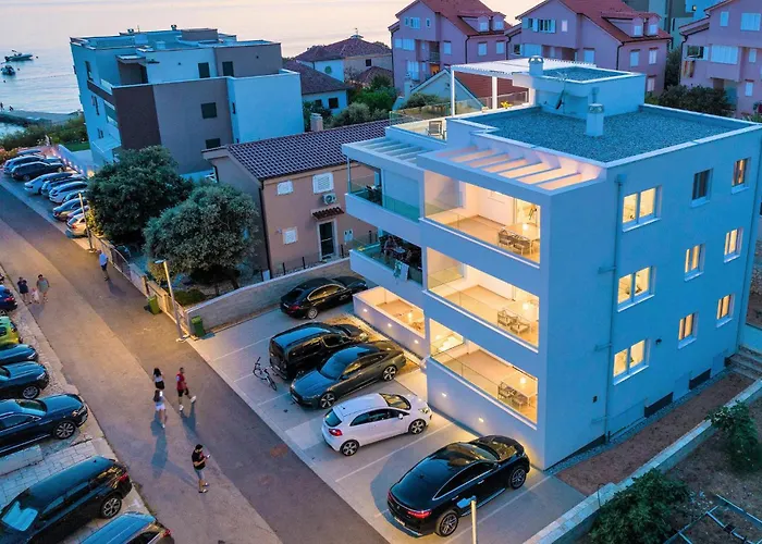 2 Bedroom Beautiful In Appartement Mandre