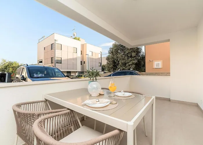 2 Bedroom Beautiful In Apartament *