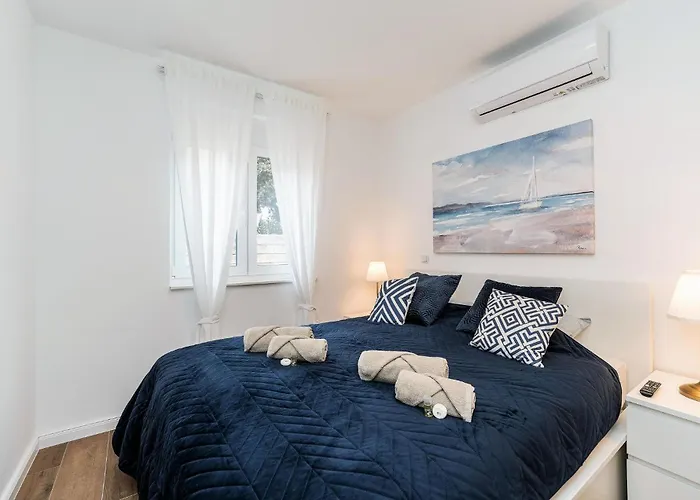 2 Bedroom Beautiful In Appartement