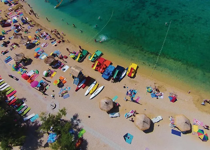 2 Bedroom Beautiful In Apartament Mandre