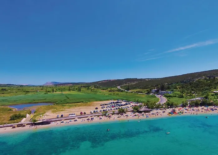 Apartament 2 Bedroom Beautiful In Mandre