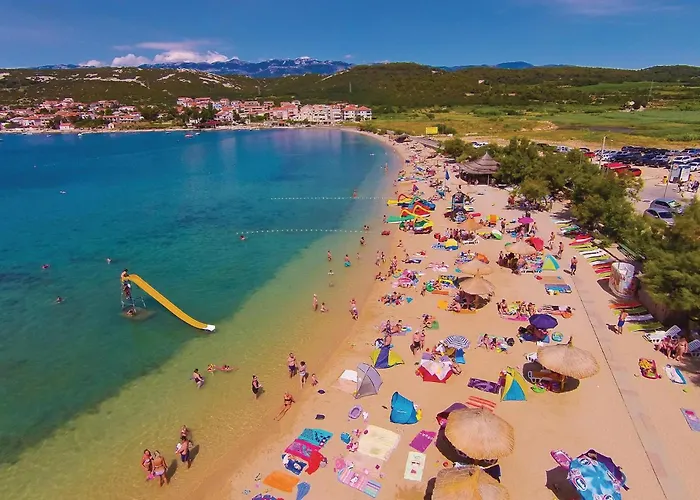 2 Bedroom Beautiful In Mandre