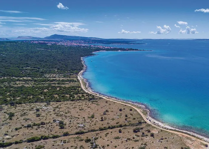 Apartament 2 Bedroom Beautiful In Mandre