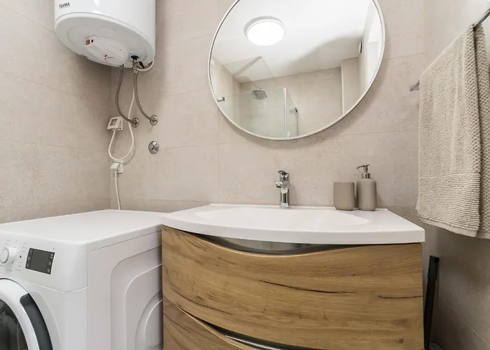 2 Bedroom Beautiful In *