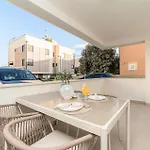2 Bedroom Beautiful In Appartement *